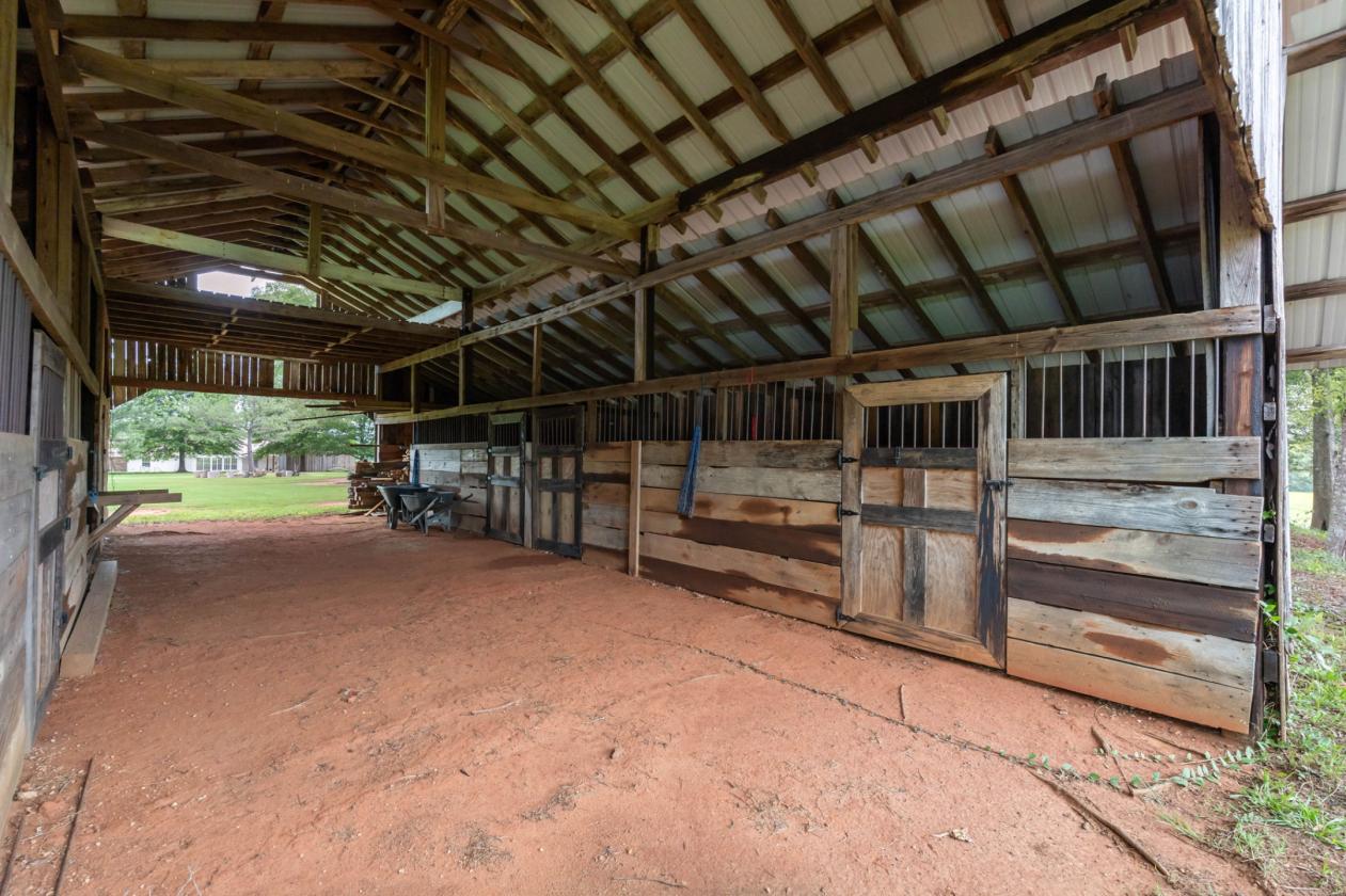 14 Acre Horse Farm! 1 Level Home - photo 22