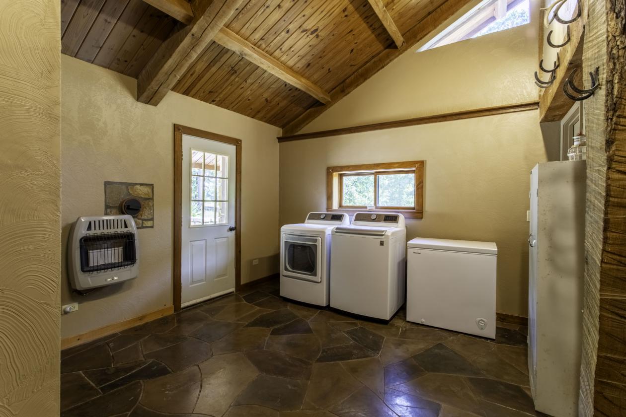 Luxury Timberframe Home with Horse Facilities - photo 28