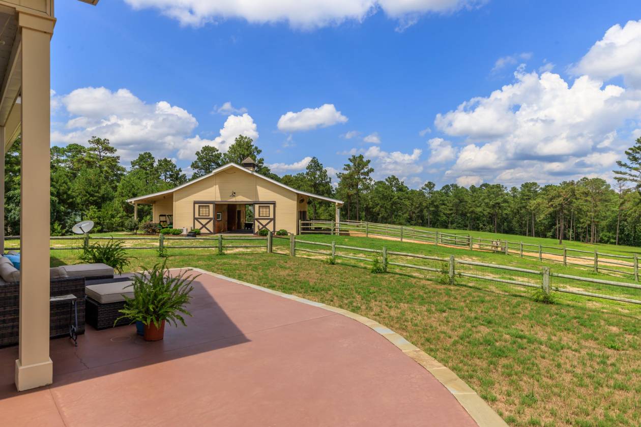 Impeccably Maintained Horse Farm in Pine Ridge Vass, Moore County