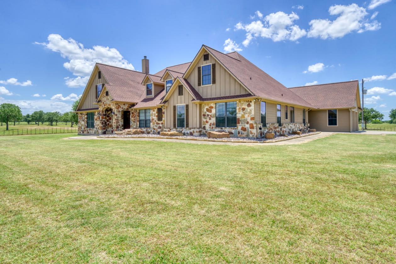 Luxury 32-acre Ranch Estate near Texas A&M - photo 4