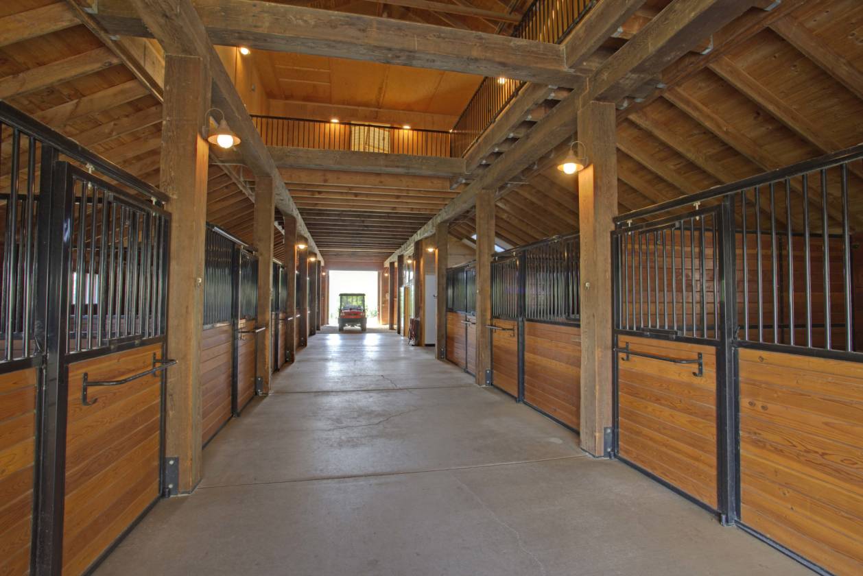 EXCEPTIONAL ONE OF A KIND LUXURY GATED EQUESTRIAN ESTATE Auburn