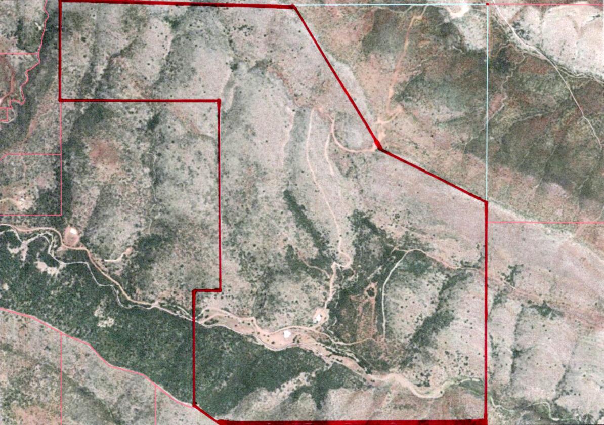 300 Acres off grid ranch with 2 springs - photo 2