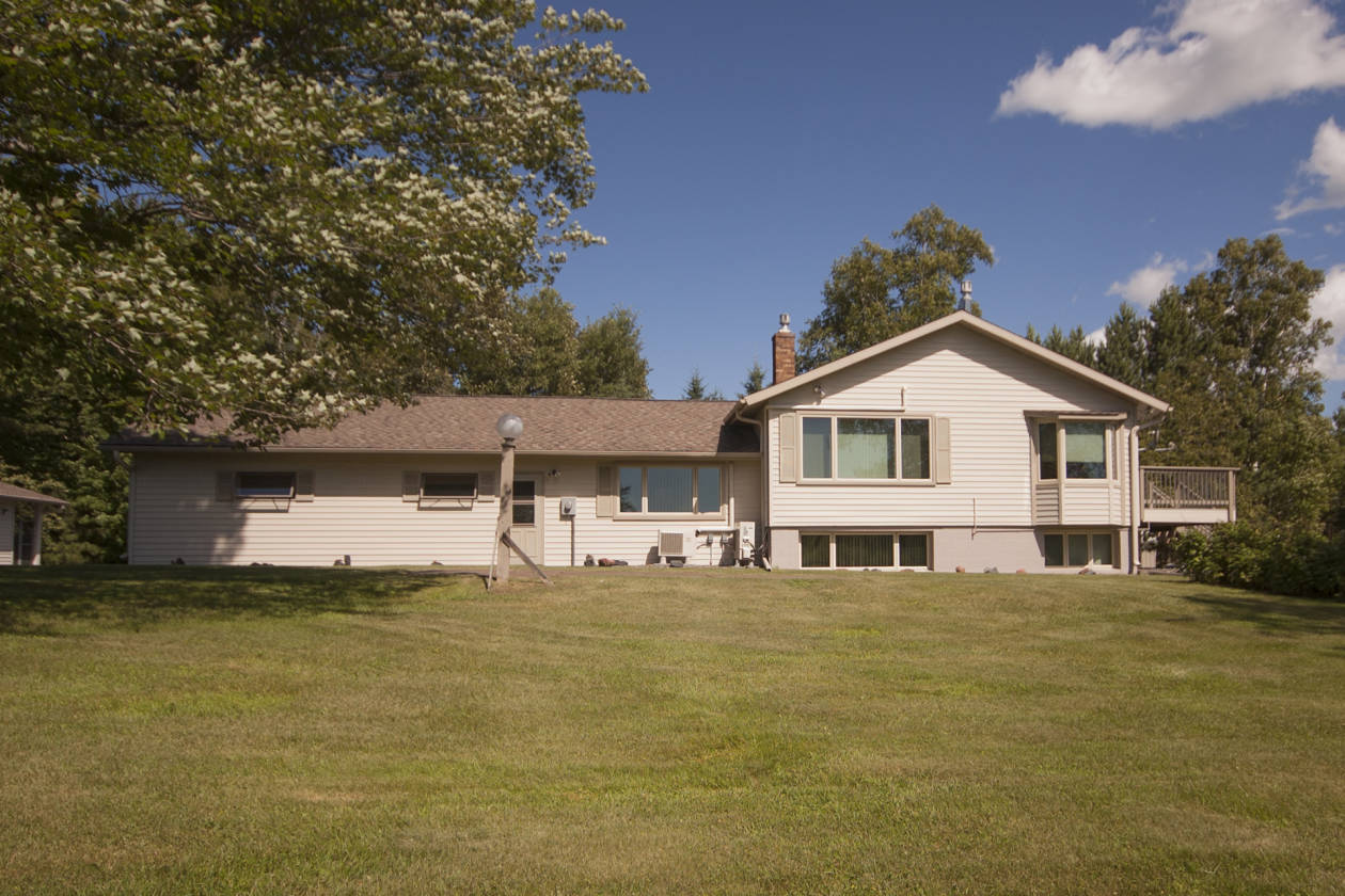 Exceptional Property Wrenshall, MN. Pristine home, Indoor Arena, add'l