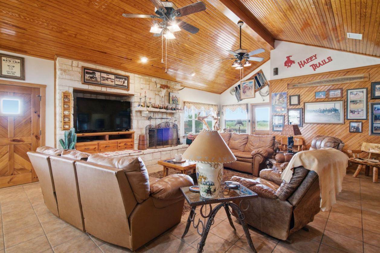 Beautiful Horse Property in Denton County - photo 8