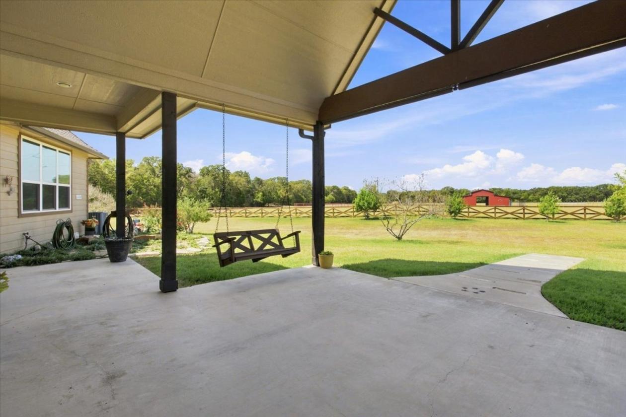 10 AC Horse Property, dual primary bedrooms - photo 23