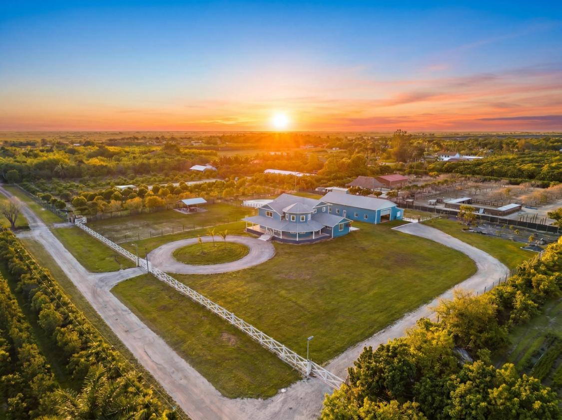 Luxury Home | 2-Stall Barn | Round Pen | Paddocks - photo 1