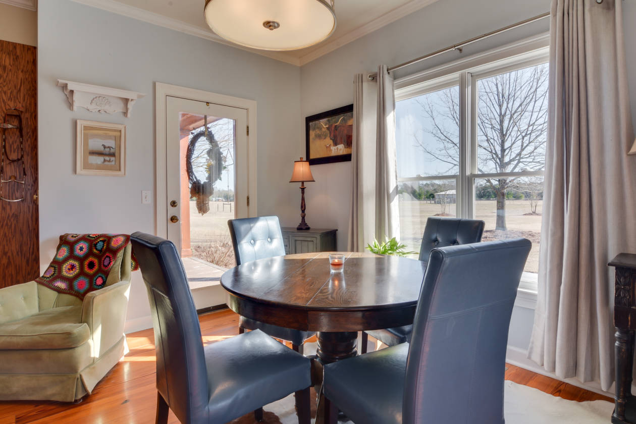 Turn Key Equestrian Estate ready for family or professional in