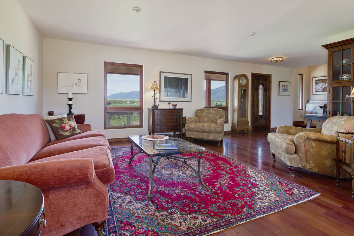 Rare Equestrian Ranch in the Taos Valley with Water Rights Taos, Taos