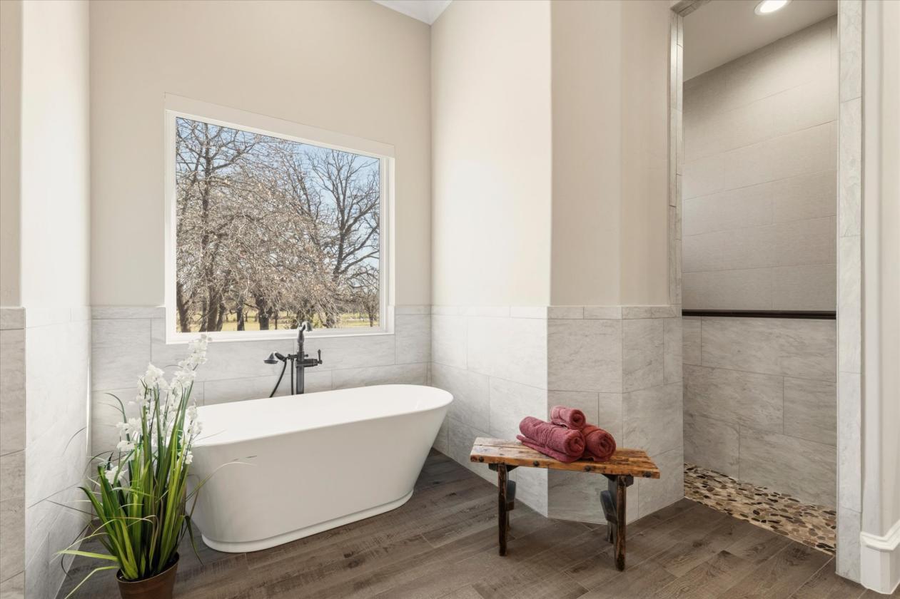 The perfect luxury home with privacy - photo 19