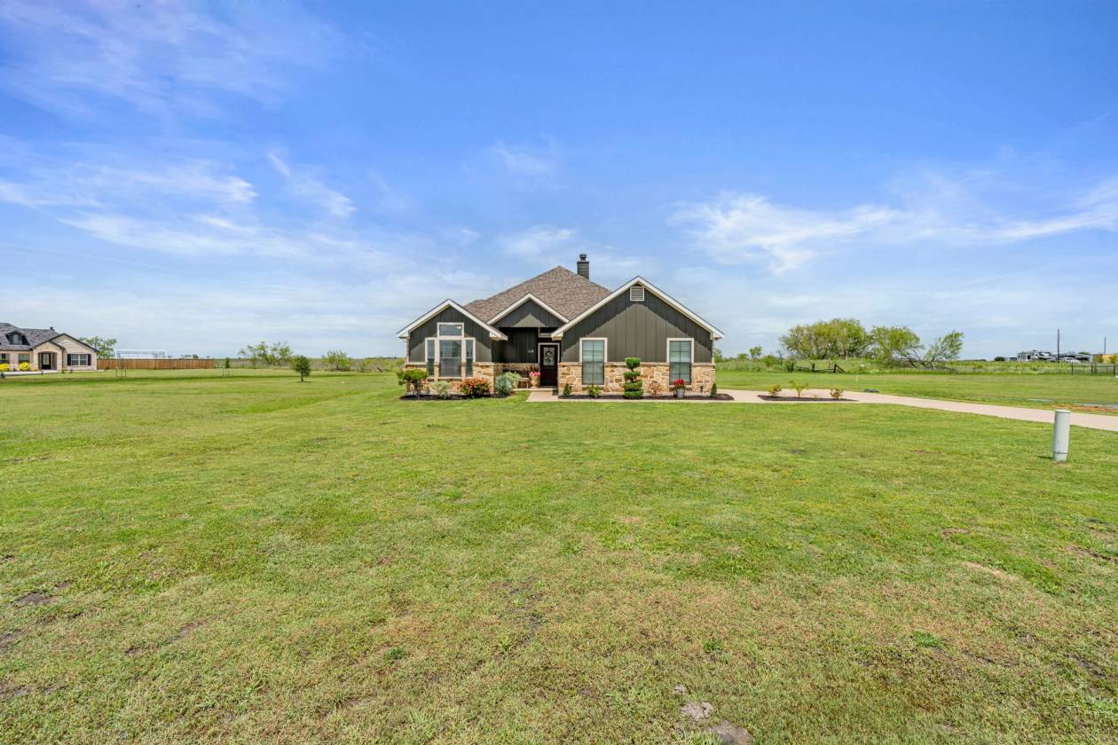 Horse Property for sale.