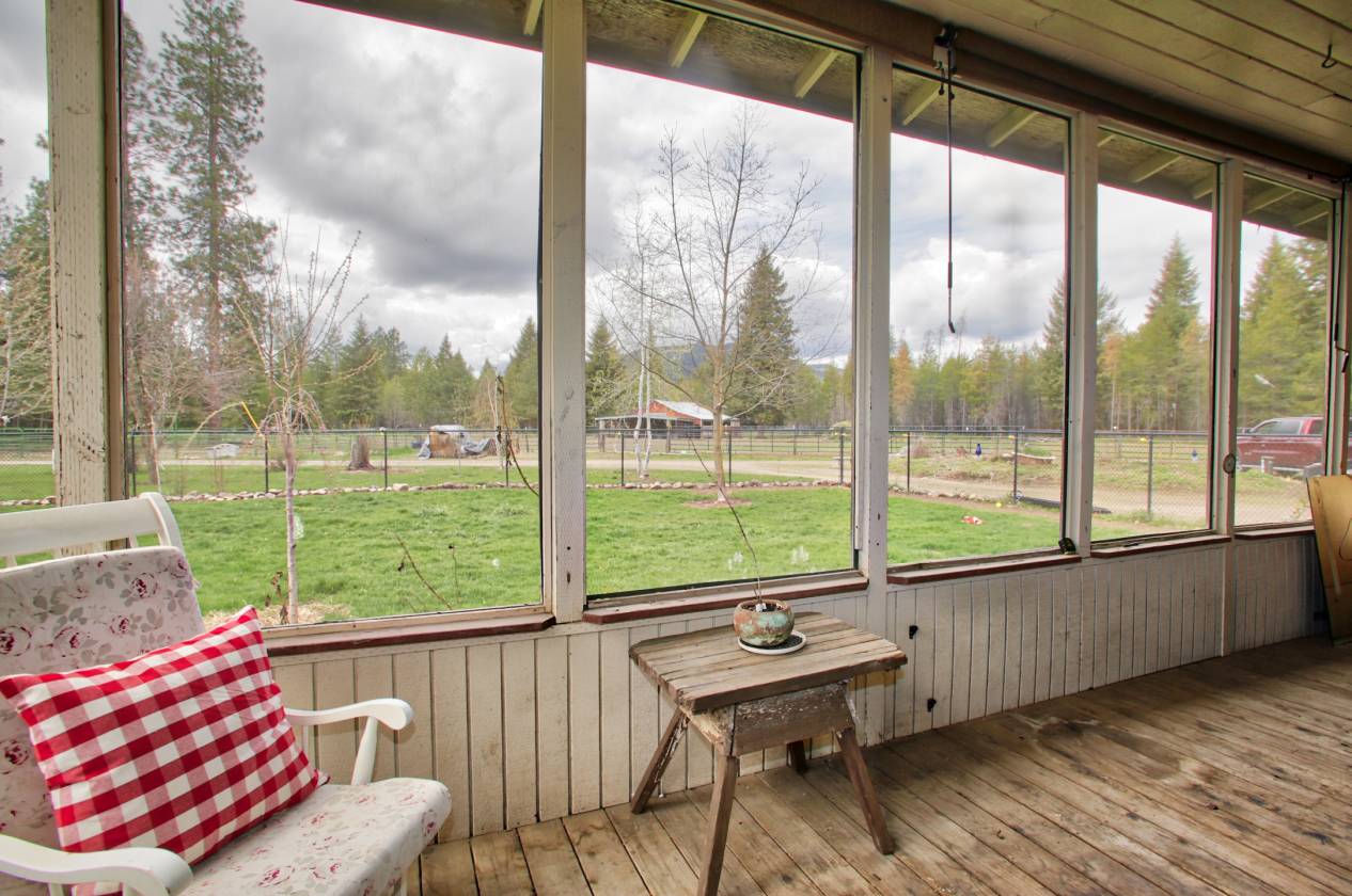 !0 Acre Horse Property with Country Home in Rathdrum N... Rathdrum