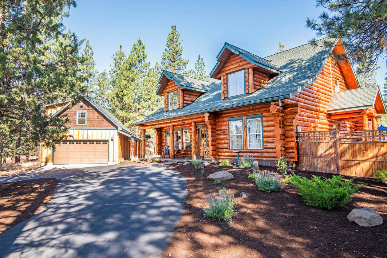 Log Home with Barn and RV Garage | Sisters, Deschutes County, Oregon