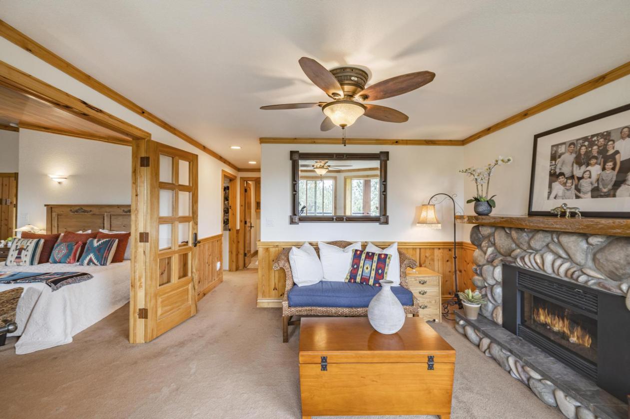 Stunning custom estate, bring your horses! - photo 14