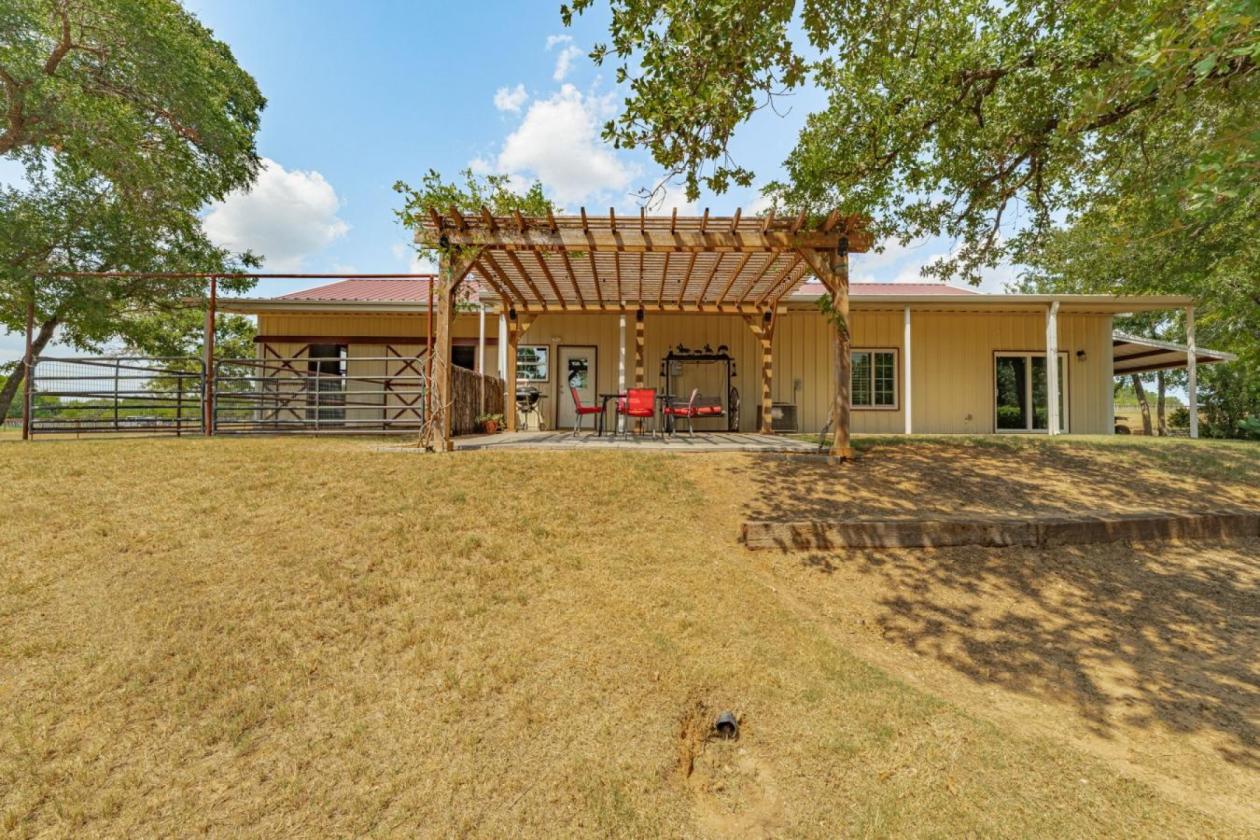 10 Acre, 3/2, Horse Property in Horsemans Ranch - photo 25