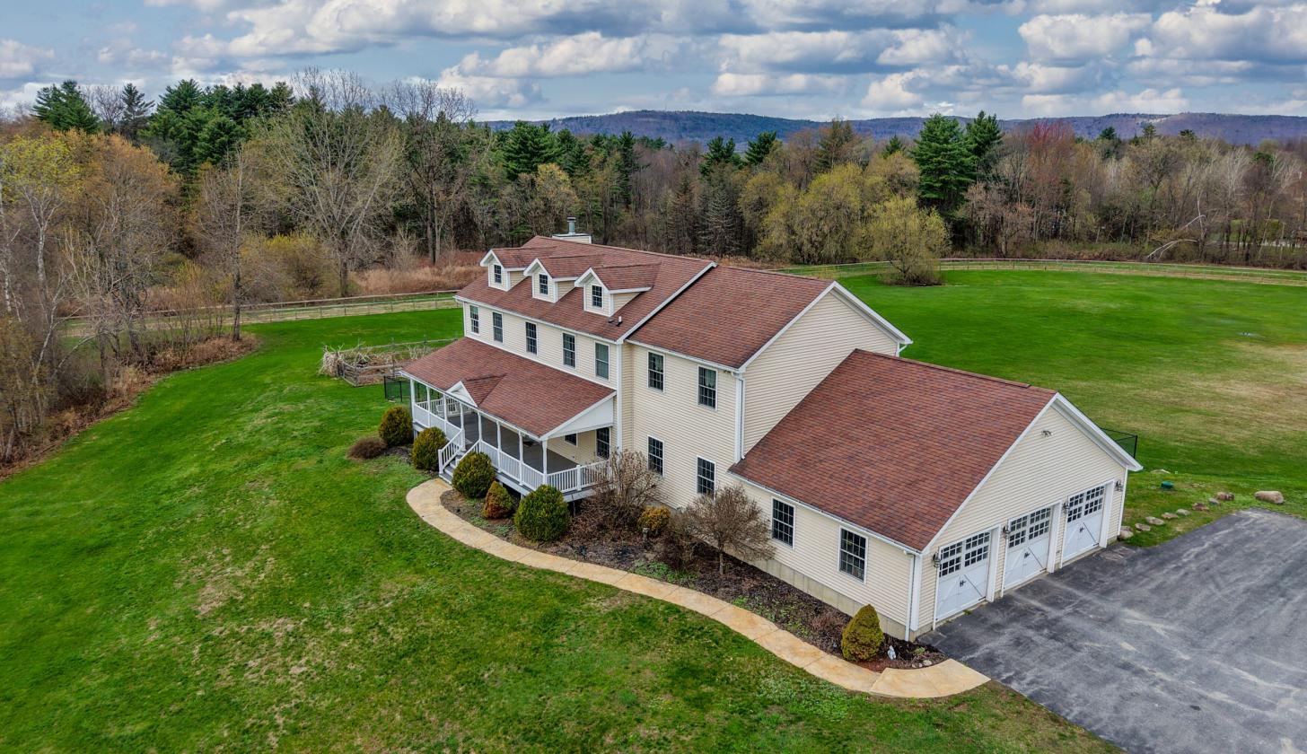 Incredible farm located 10 mins to Saratoga Spring - photo 1