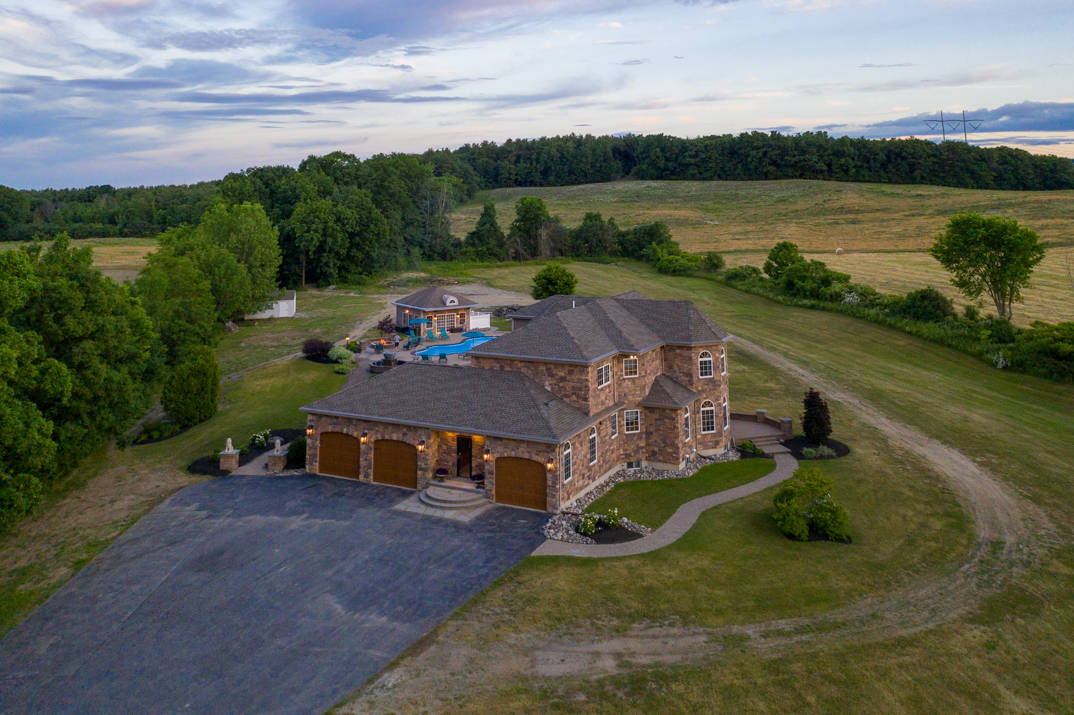 Beautiful Rural and Private Estate Perfect for Barn/Paddock Addition