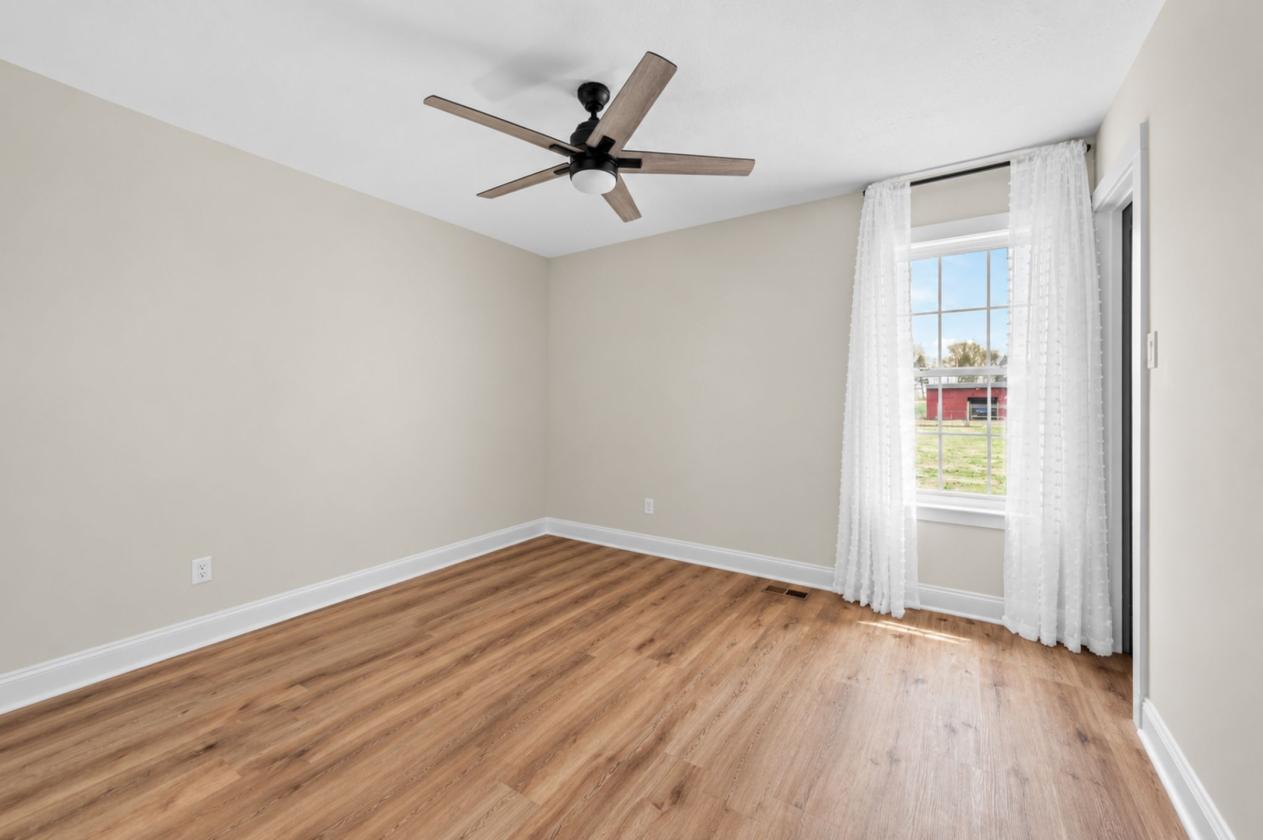 Peaceful 10 Acres/Renovated Home - photo 17