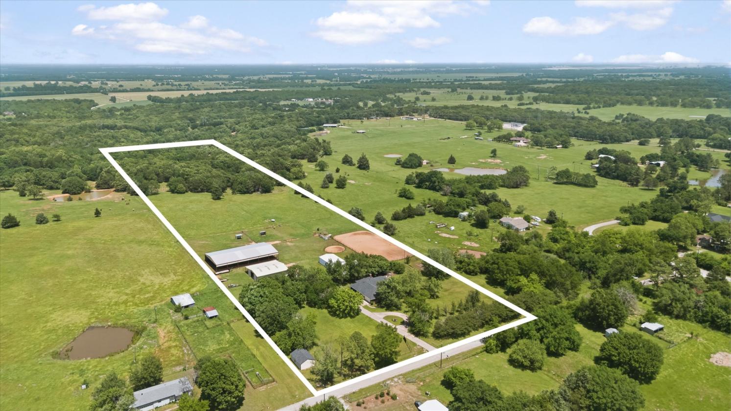 Luxury equestrian estate with a covered arena - photo 7