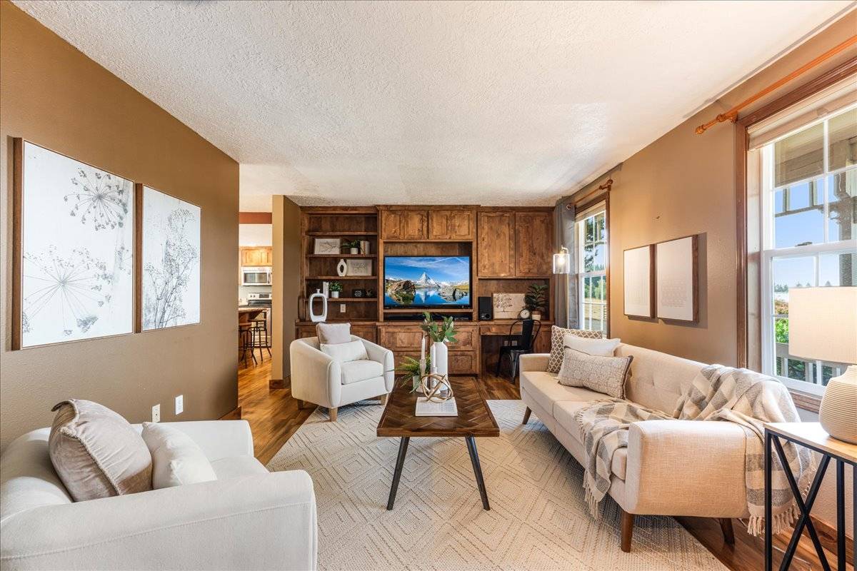 Gorgeous (dividable) 10 acre property with arena! - photo 10