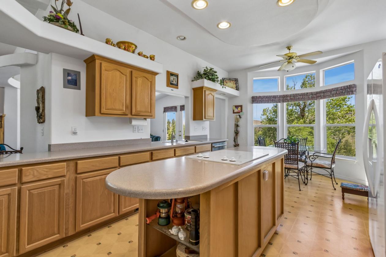 Stunning Mountain Equestrian Legacy Property - photo 28