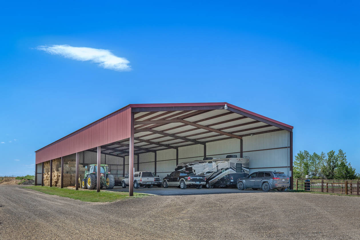 253 Acre Horse Property with Indoor Arena & Beautiful Home Keenesburg