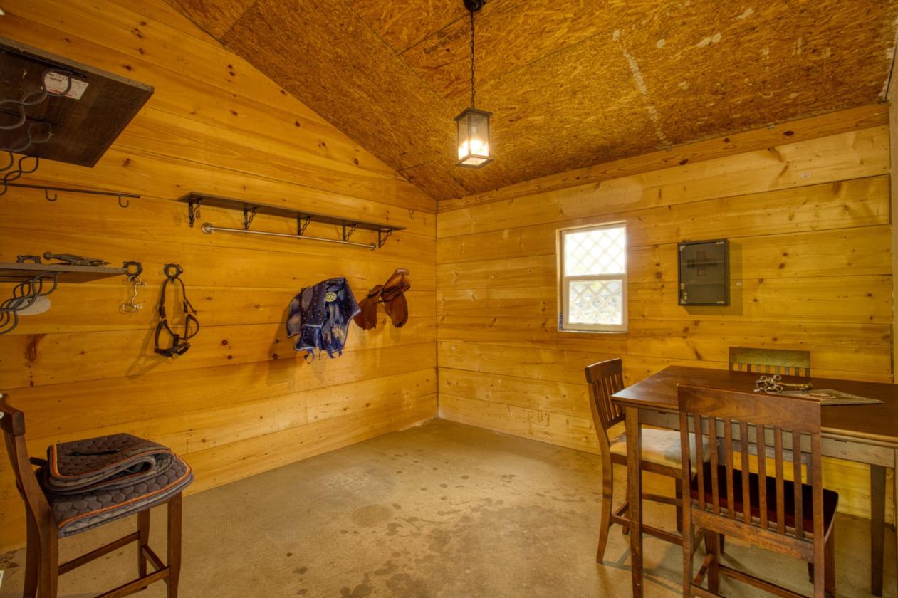 An Equestrian retreat in the heart of Bridle Creek - photo 22