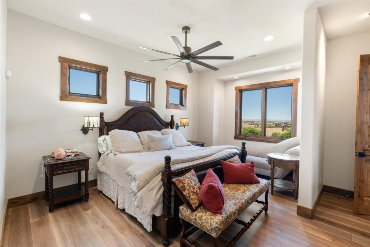 Remarkable Luxury Ranch on 38 Acres - photo 17