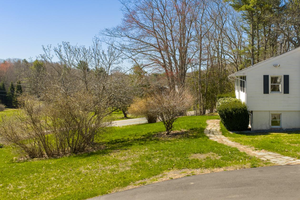 Split level ranch on 10 wooded acres in West Bath - photo 9