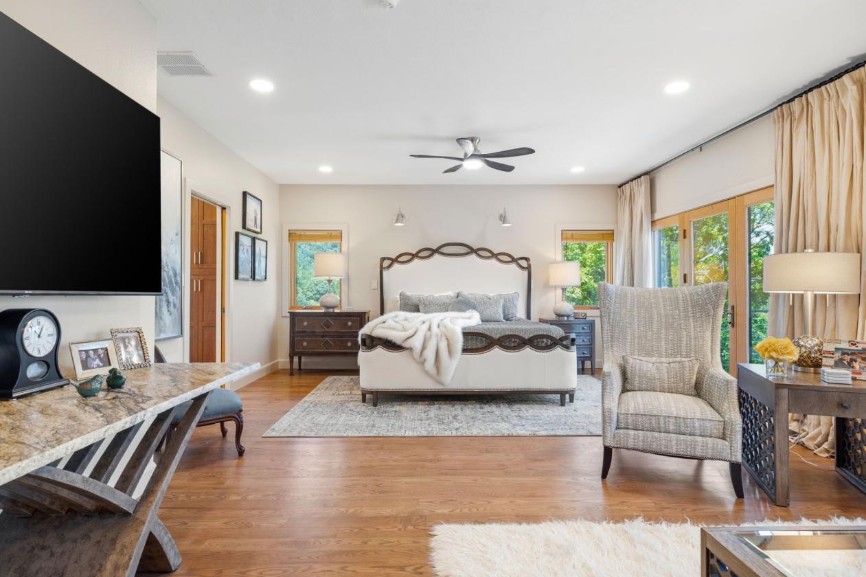 Remodeled Lakefront Horse Property with VIEWS! - photo 12