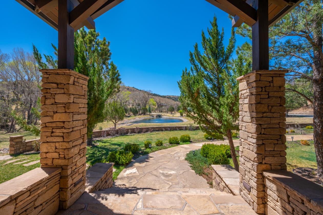 Luxurious 45-Acre Equestrian Estate - photo 3