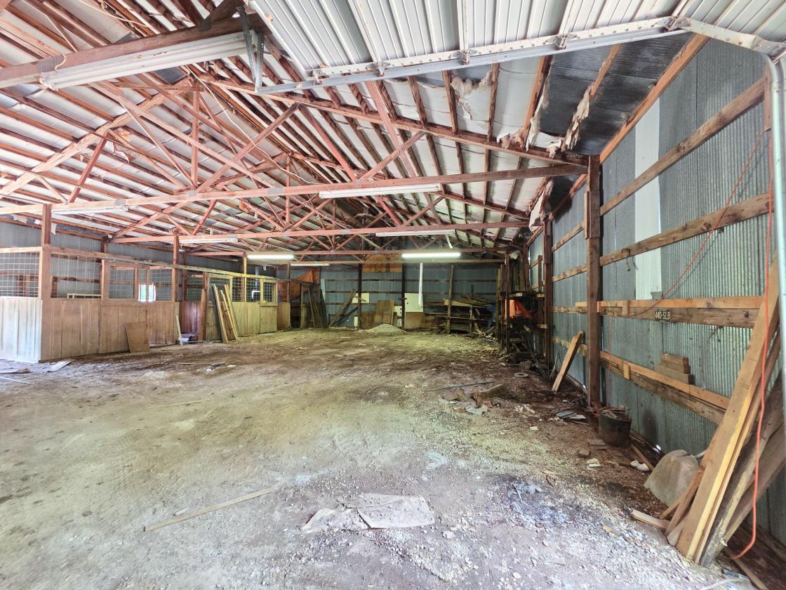 Legacy 56 ac. Estate- 7,800 sqft home, barn, creek - photo 25