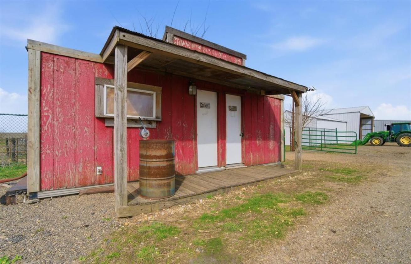 Livestock and Event Facility - photo 24