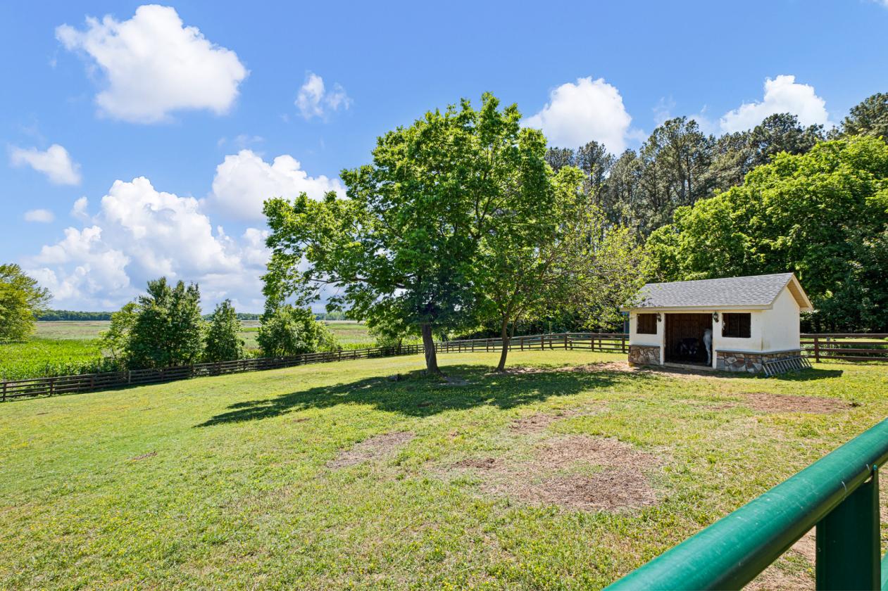 Barn Luxury Reimagined on 4.64 acres - photo 5