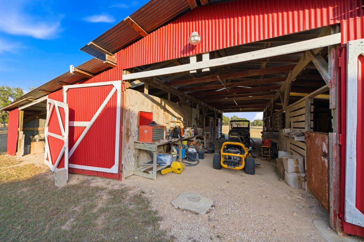 Luxury Equestrian Living on 29+ Acres with Views - photo 11