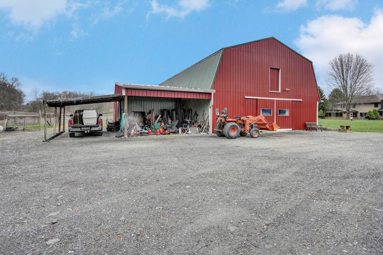 Horse Property For Sale, Privacy and an Immaculate Colonial Home