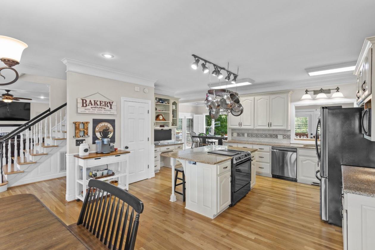 11.5+ acre Horse Farm Captures the American Dream - photo 9