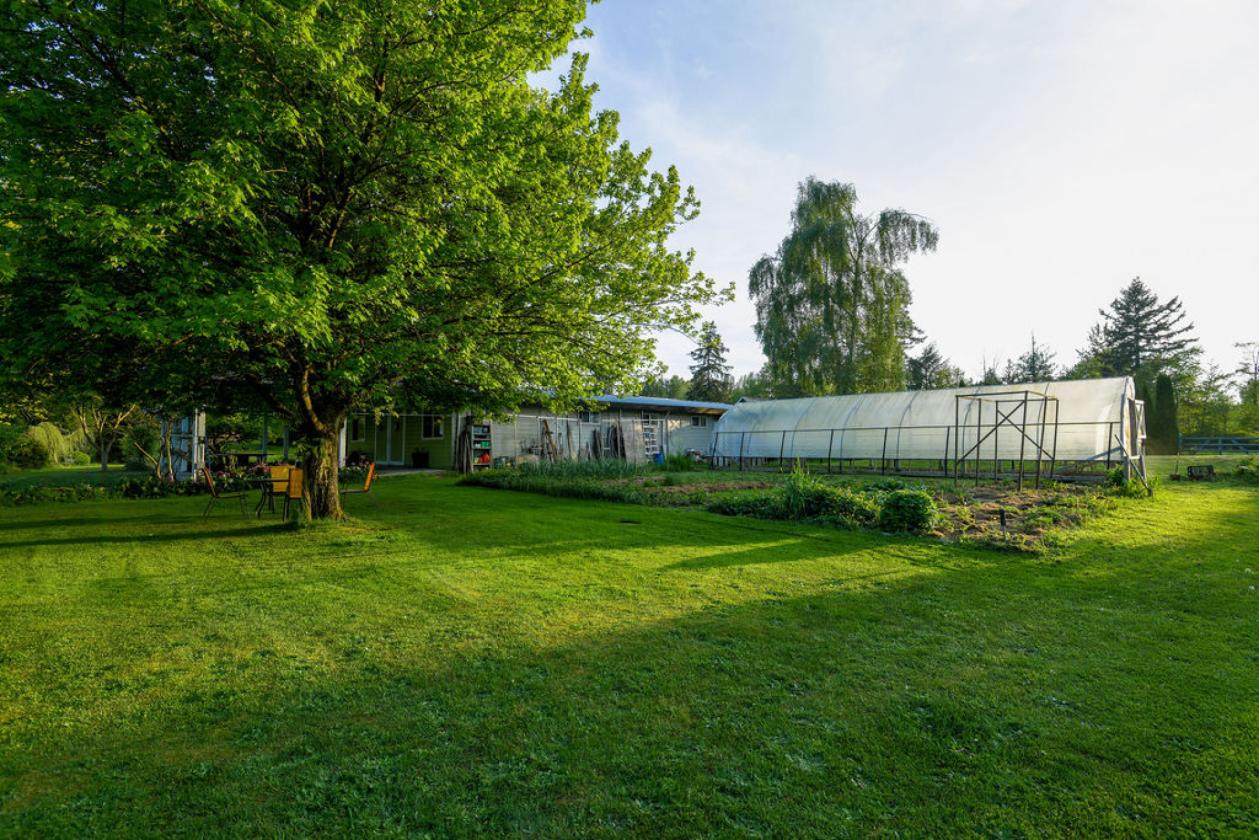 Luxury legacy estate on park-like 4.64 acres - photo 29