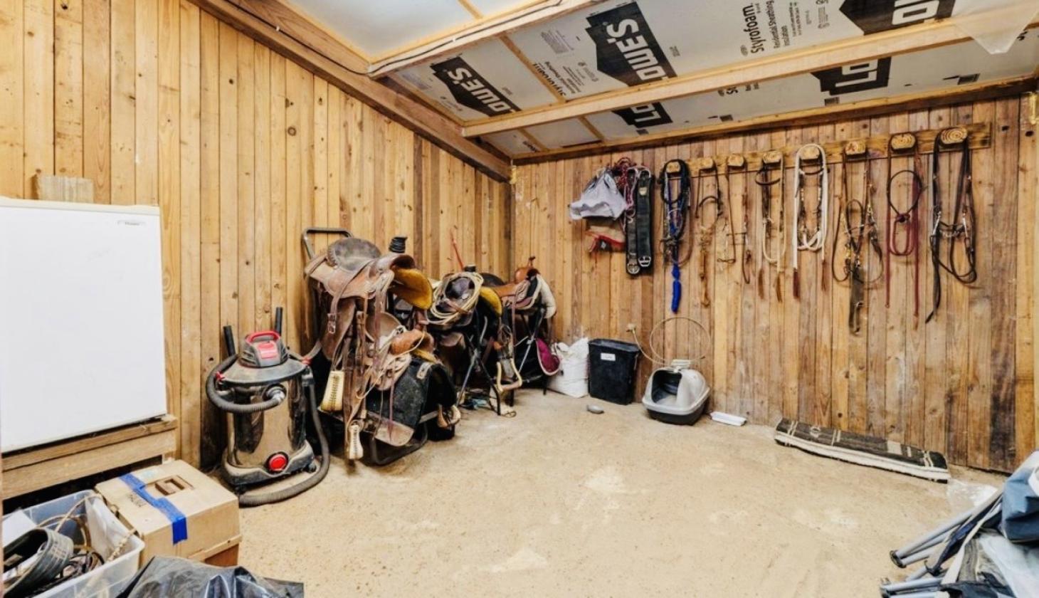 Beautiful East Texas horse property - photo 29