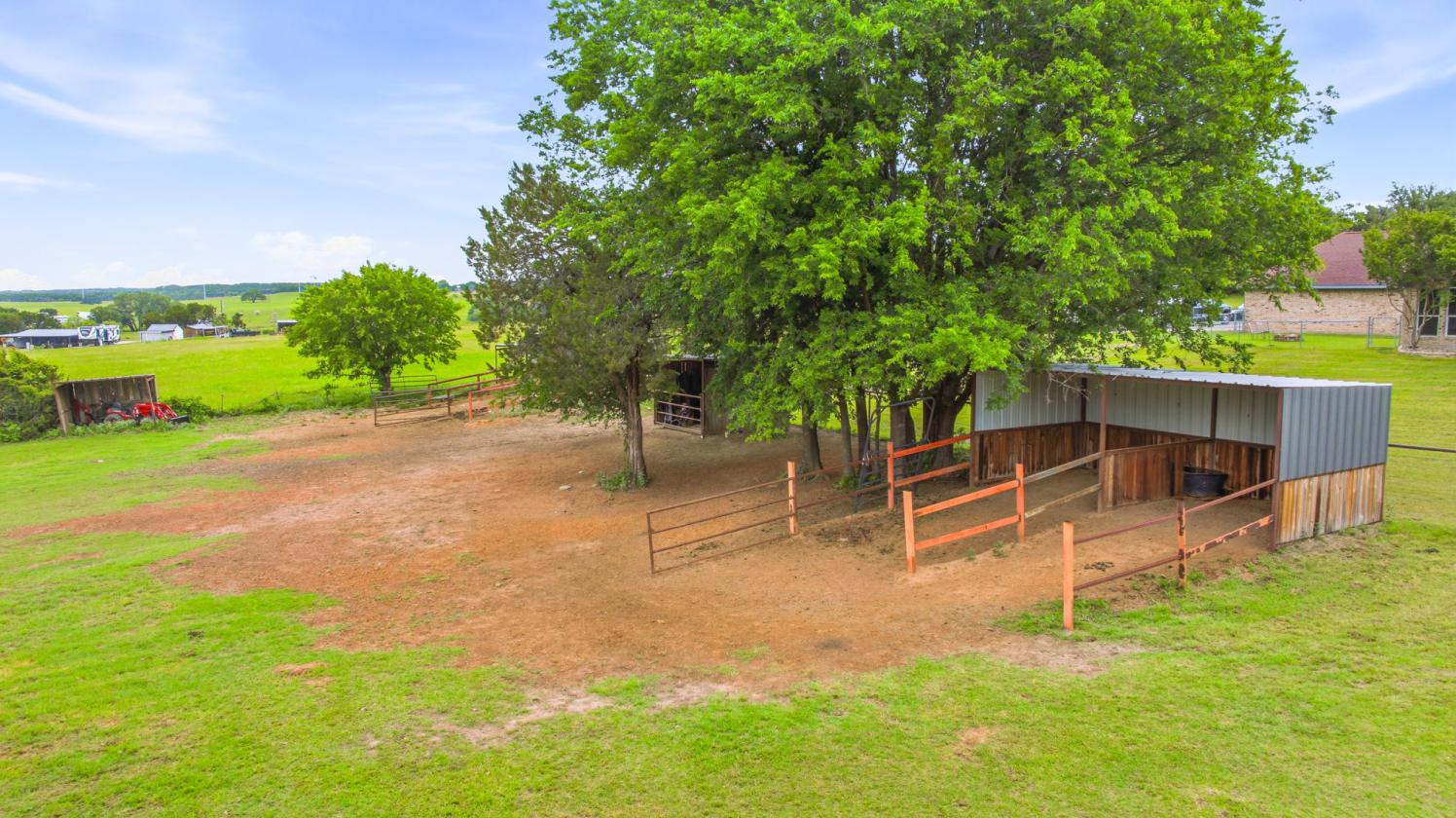 Luxury Home & Horse Property | Granbury - photo 4