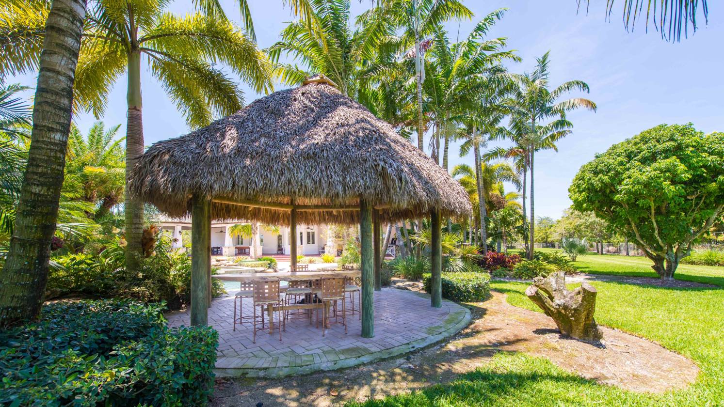 Florida plantationstyle home on nearly 5 acres within 20 mins of Miami