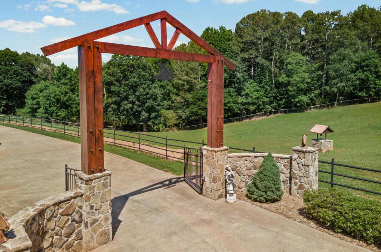 Country Estate, Minutes from Downtown - photo 5