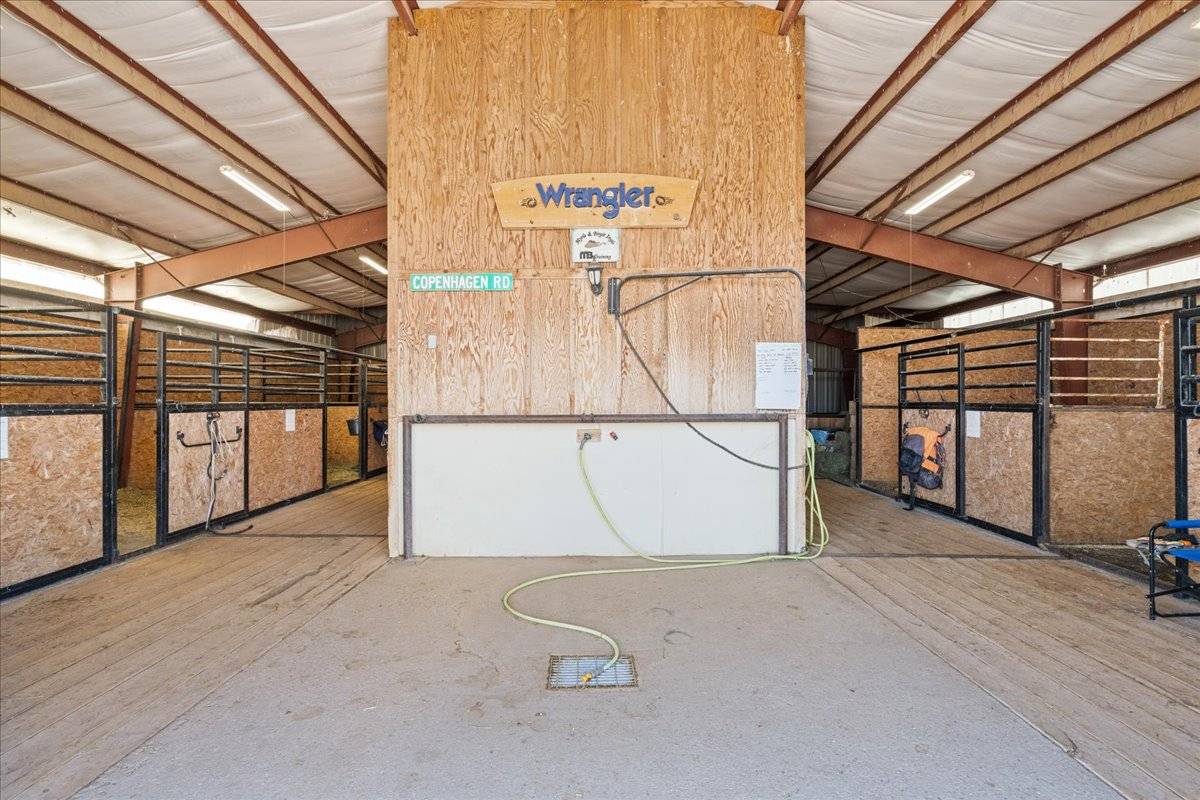 59.3AC, Irrigated Pasture, Indoor Arena, and Home - photo 11