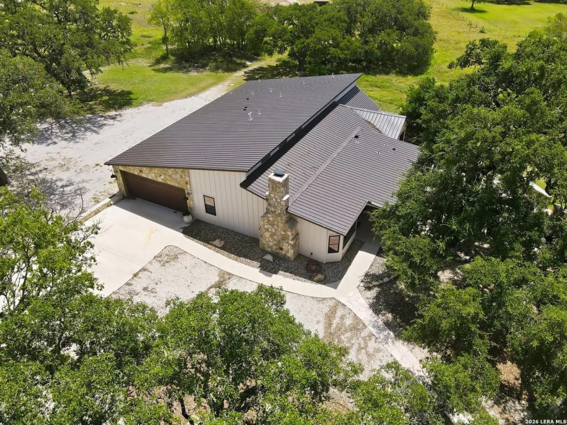 Home-Business! Hill Country Horse Home 5.79 Acres - photo 1