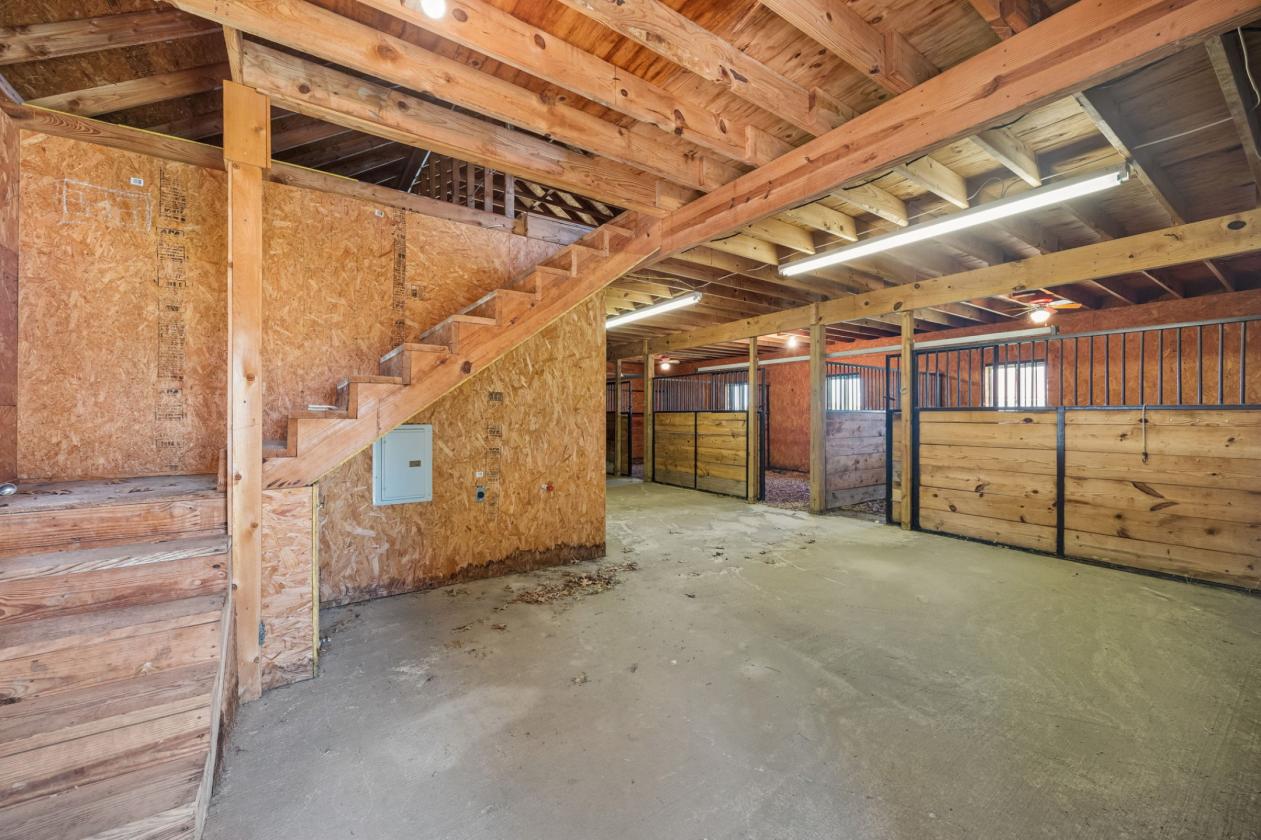 LUXURY MEETS COUNTRY LIFE ON 7.5 PICTURESQUE ACRES - photo 24