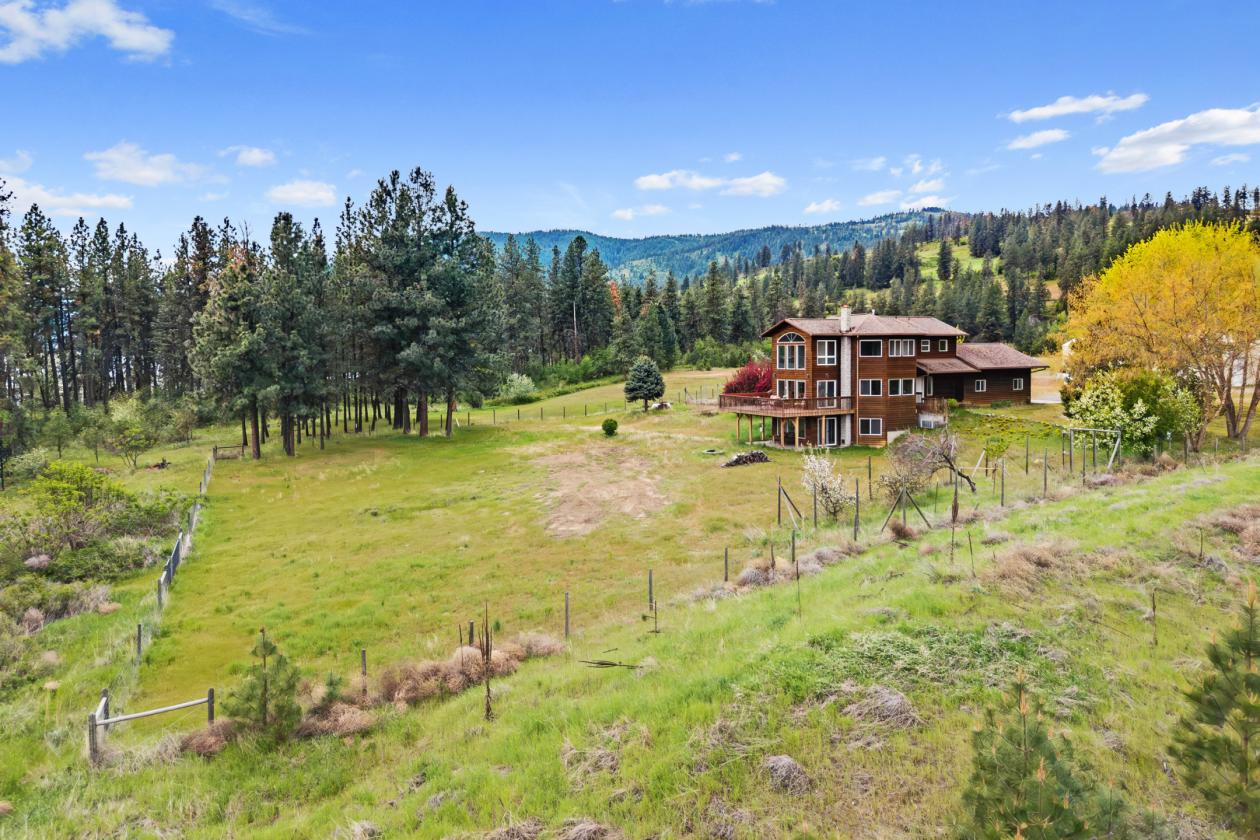 5.59 acres w/pasture on Lake Roosevelt - photo 17