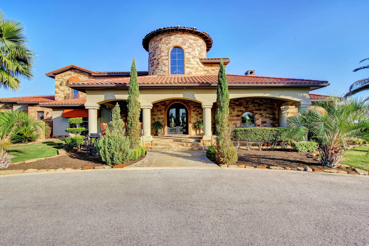 Austin area luxury equestrian estate with separate guest house on