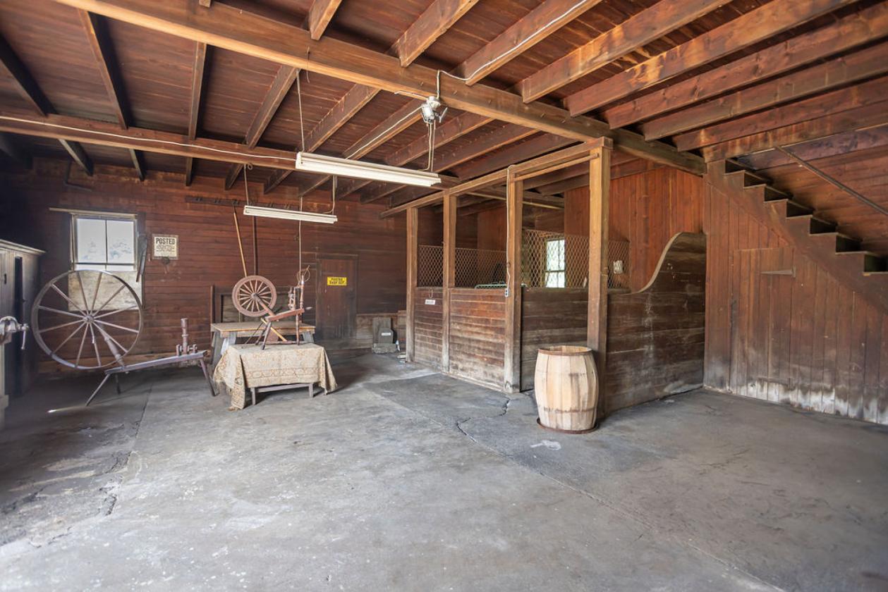65 Acres Farm House - photo 10