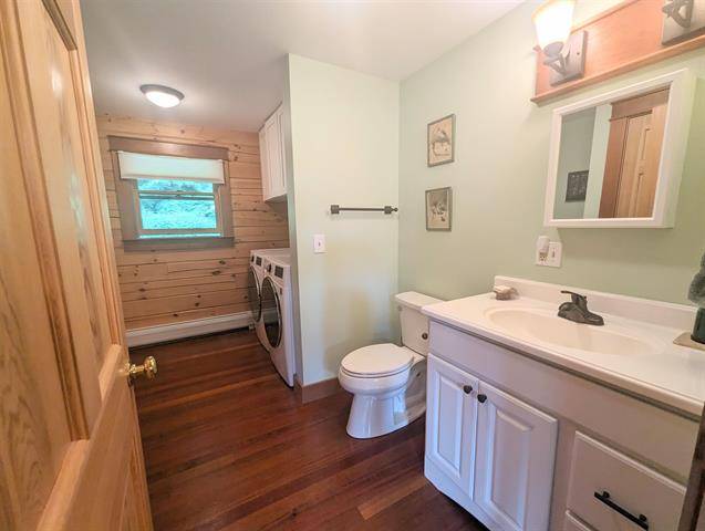 Beautifully crafted log cabin with lake frontage - photo 8