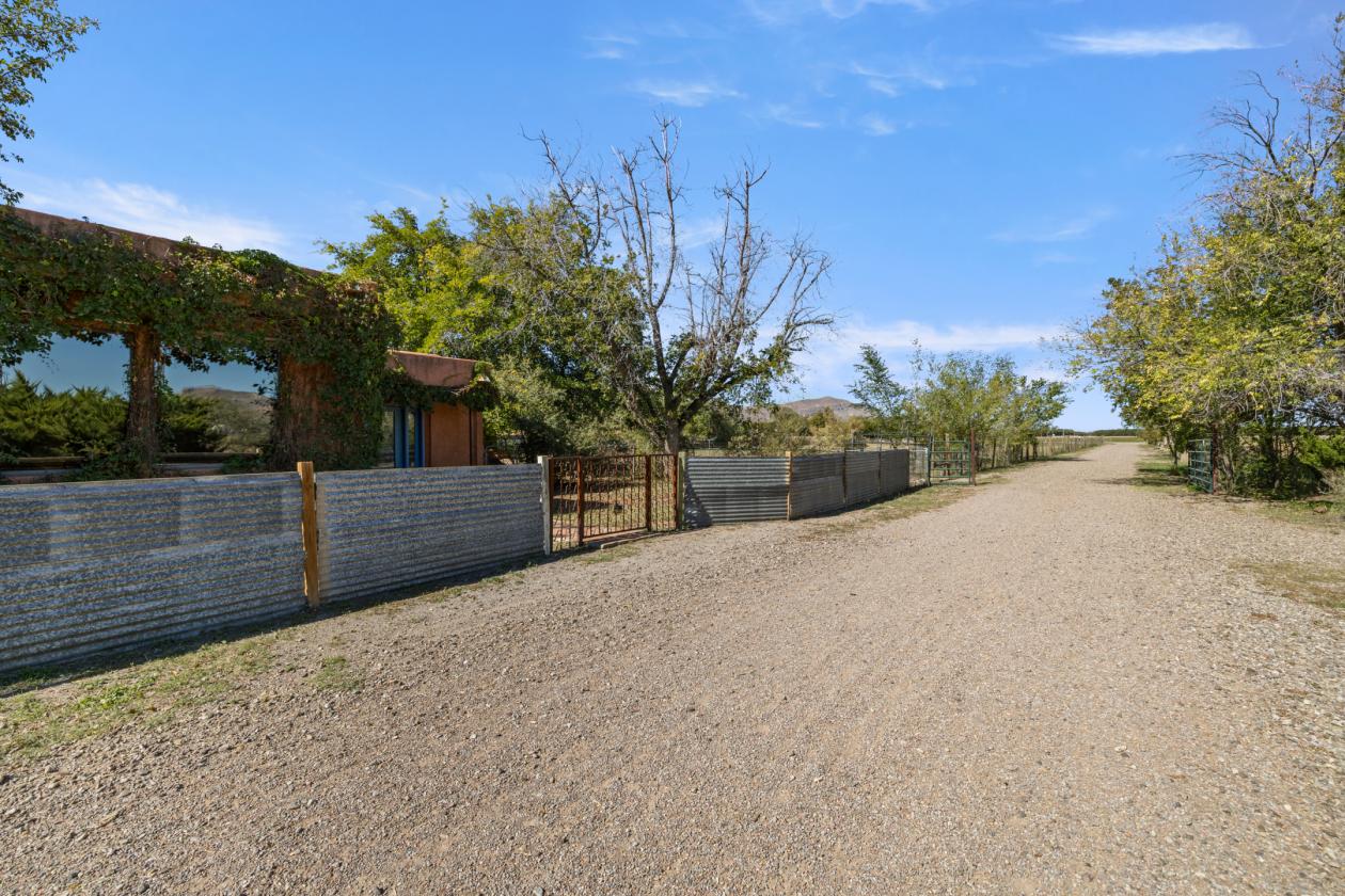 7 ACRE HORSE PROPERTY WITH THREE HOUSES - photo 11