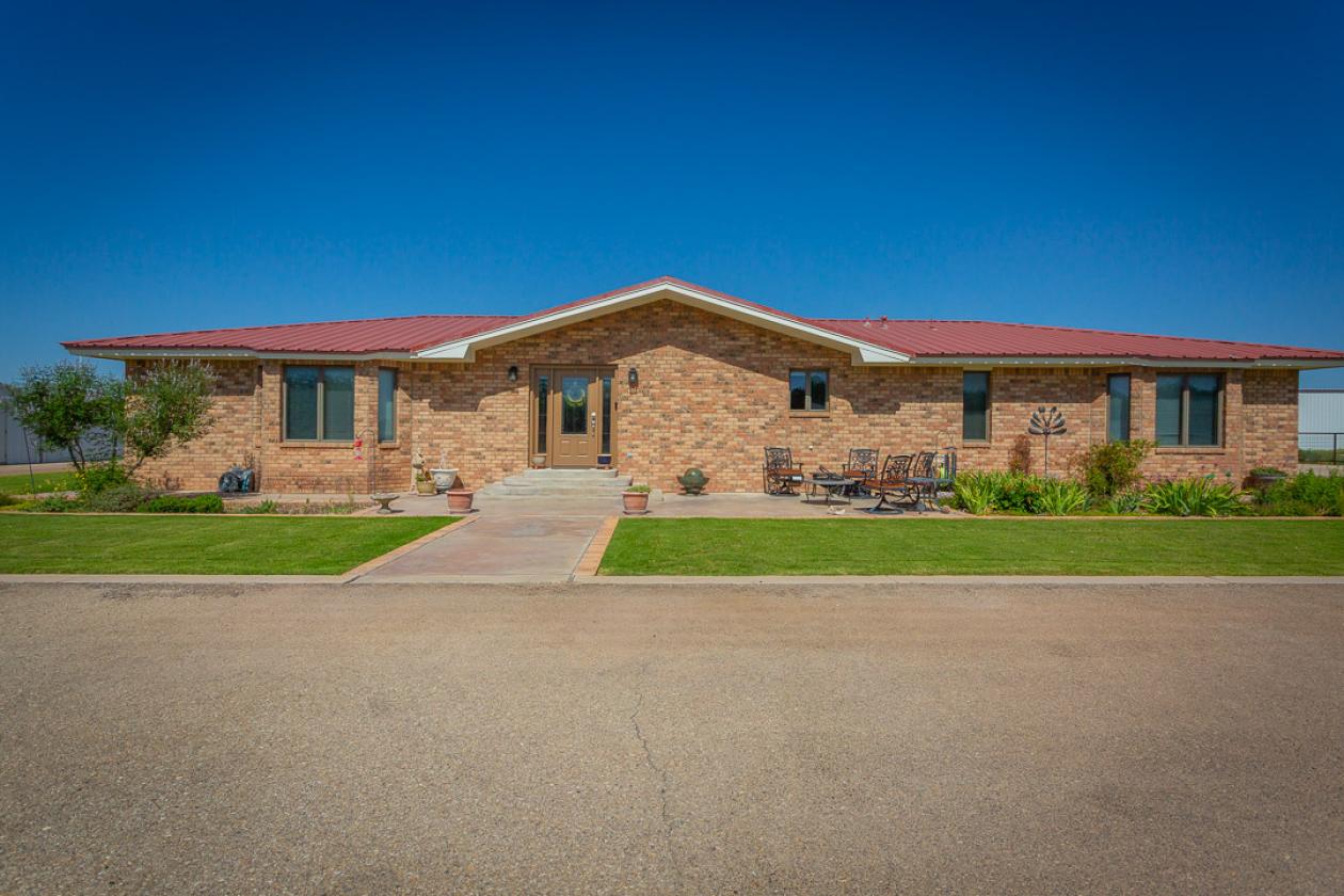 Equine enthusiasts dream property! - photo 3